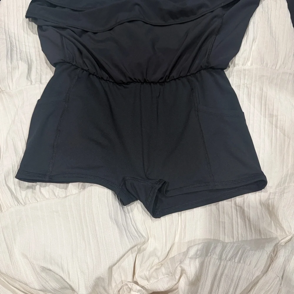 ALO Yoga lightweight athletic